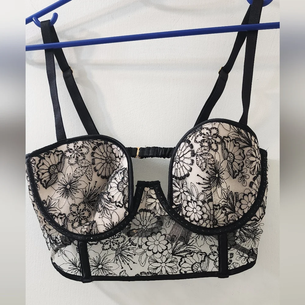 Elegant Black Lace Bustier‎